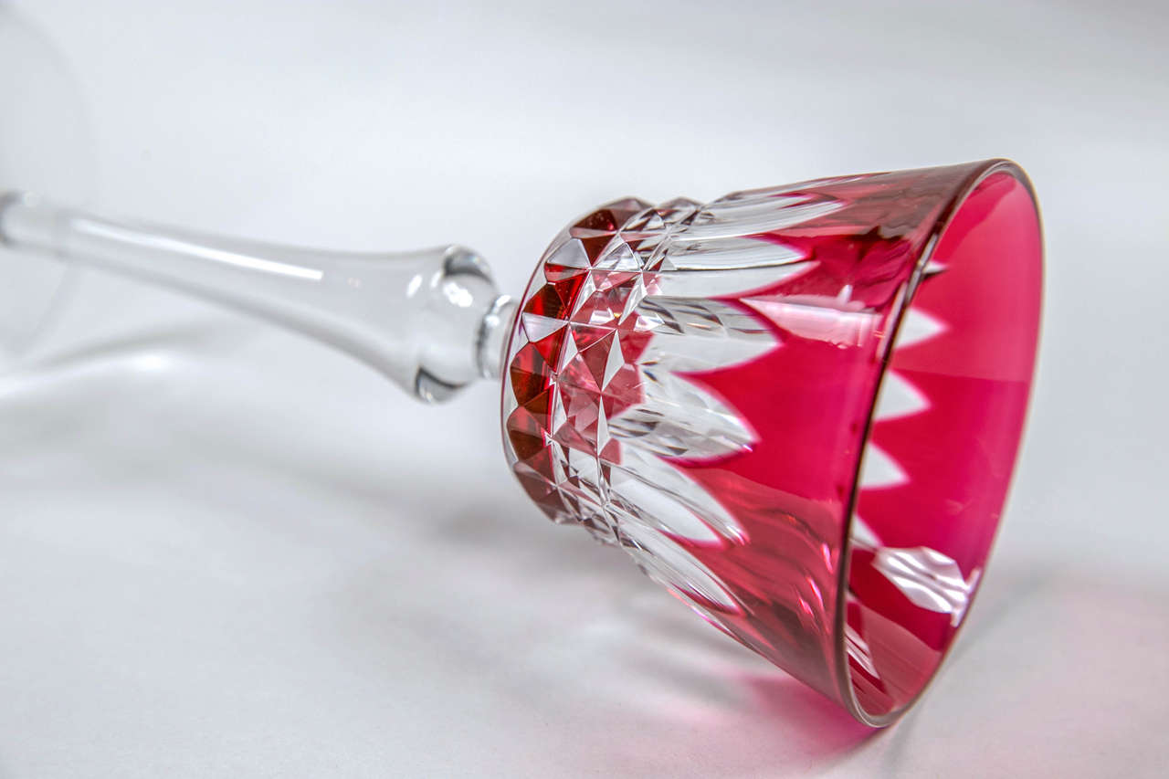 Zwölf Baccarat signiert Rot bis Clear Cut Gläser 3