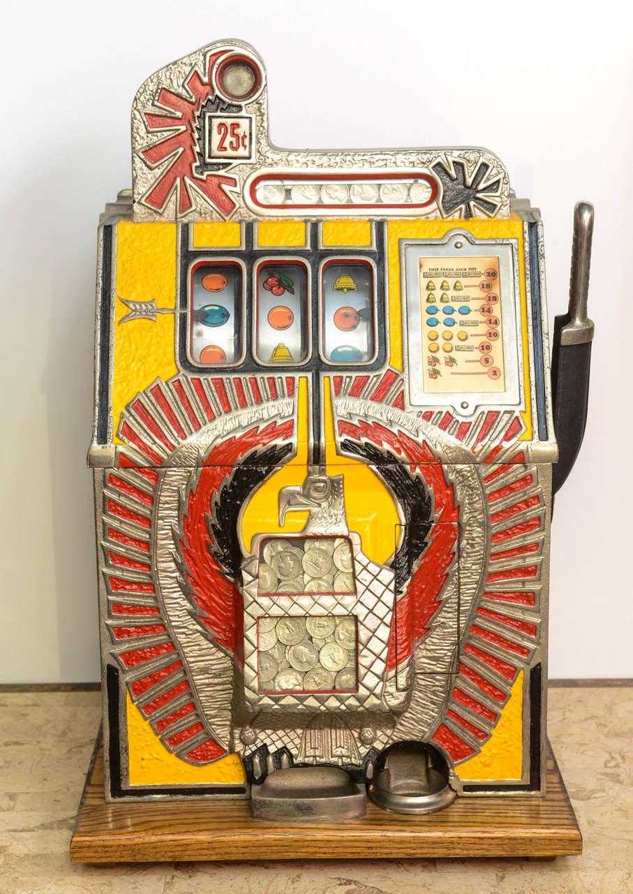 War Eagle-Spielautomat, hergestellt von Mills in Chicago, U.S.A.
Funktioniert gut, mit Viertel.