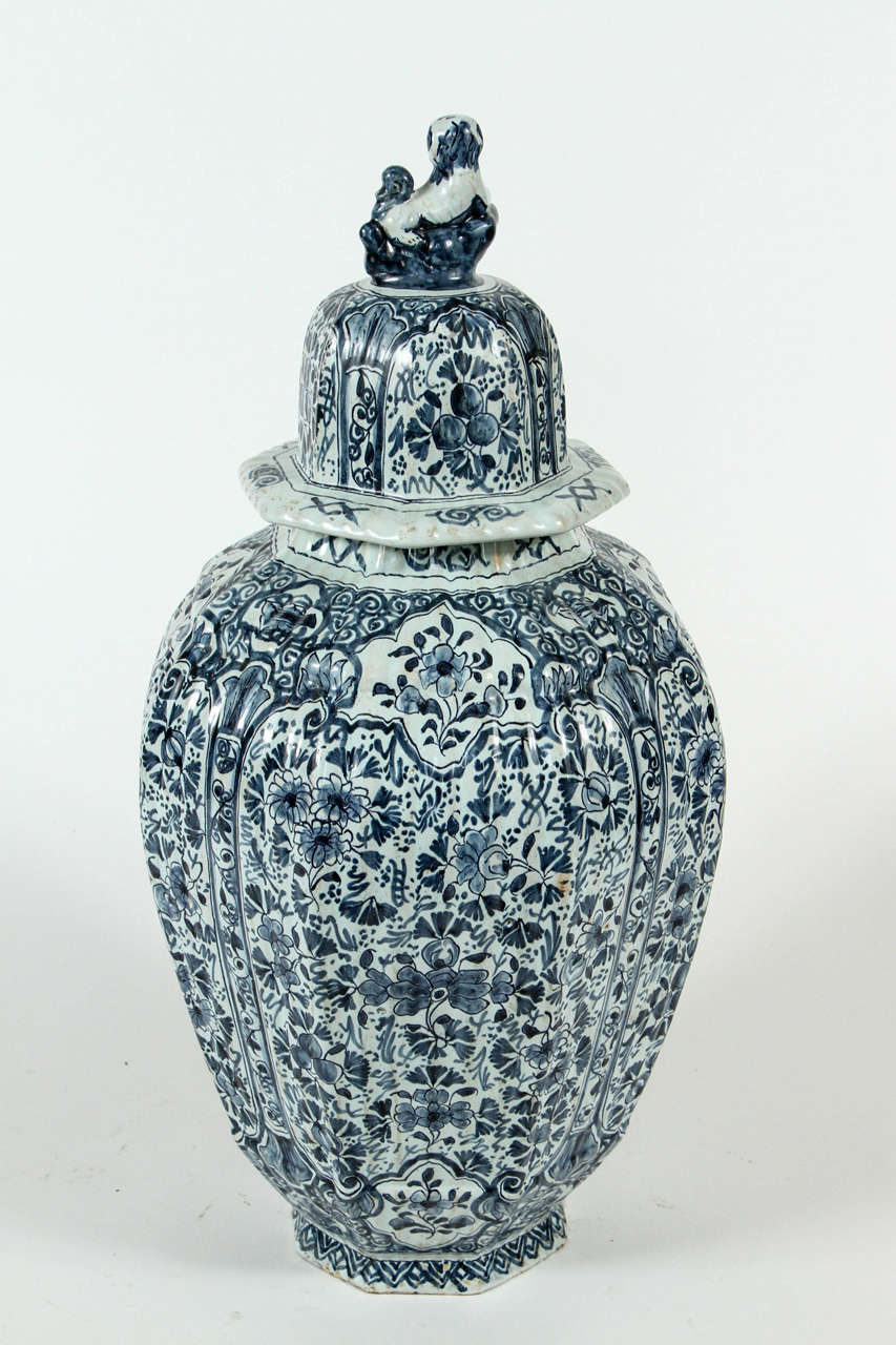 Pair of Large Delft Blue and White Ginger Jars and Covers, circa 1800 2