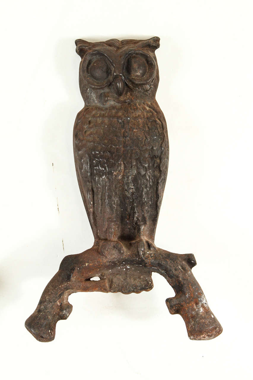 Pair of Owl Cast Andirons In Good Condition For Sale In South Pasadena, CA