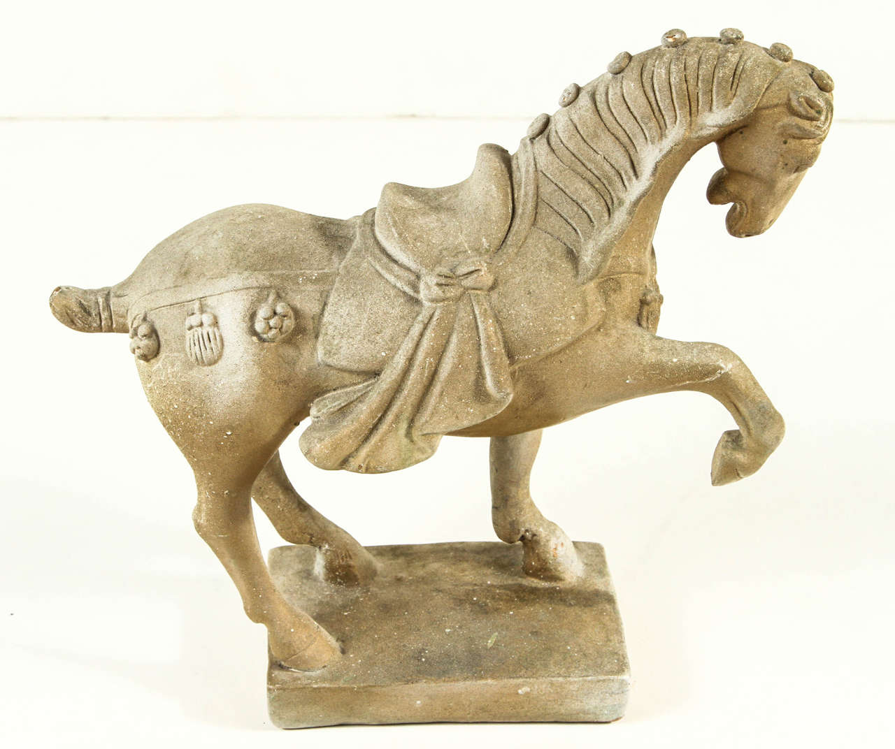 Terra cotta statue of a standing imperial horse in the style of a horse from the Tang dynasty with original coloring and gold guilt.