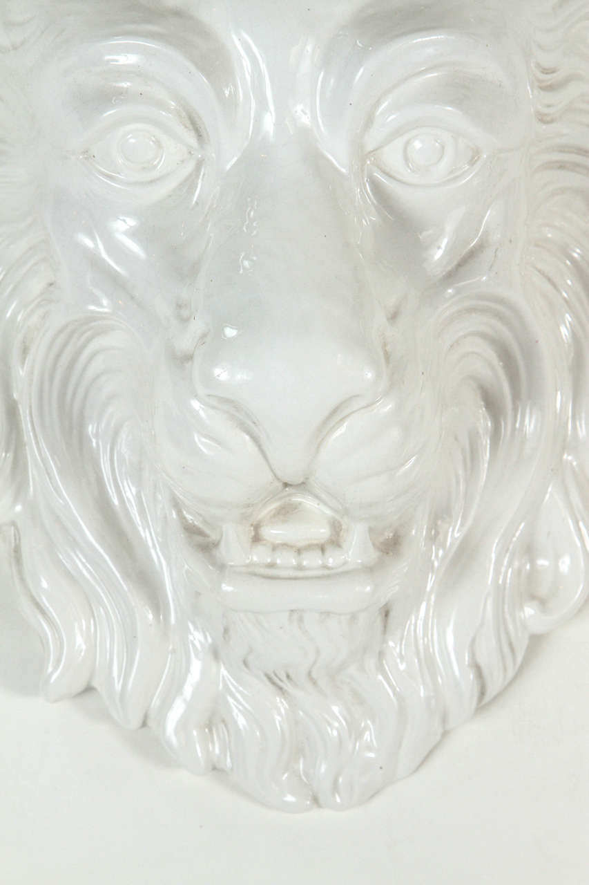 Two Porcelain Corbels with Lion Motif In Good Condition For Sale In South Pasadena, CA