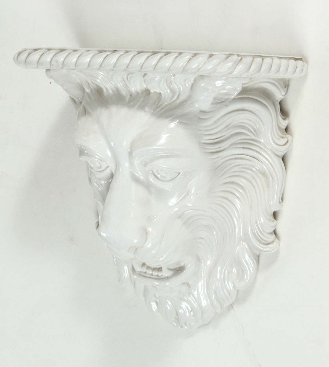Two Porcelain Corbels with Lion Motif For Sale 1
