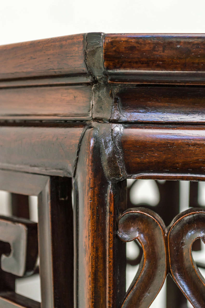 Chinese Li Wood ( Rosewood ) Octagonal Form Incense Stand circa 1860-1880 In Good Condition In San Francisco, CA