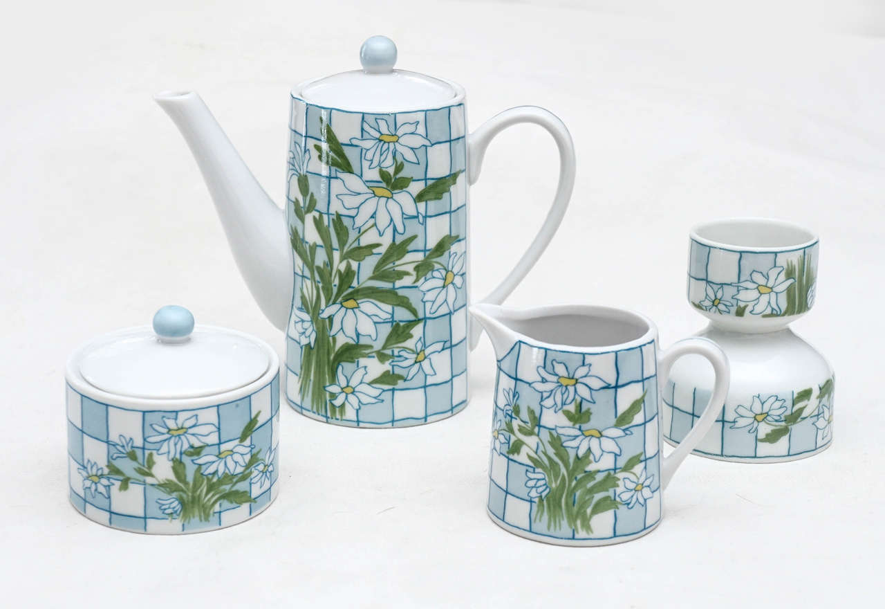20th Century Daisies and Checkerboard Decorated Porcelain Breakfast Set For Sale