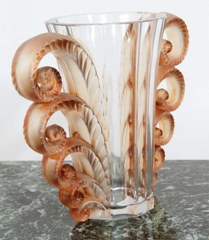 Glass Lalique Beauvais Vase