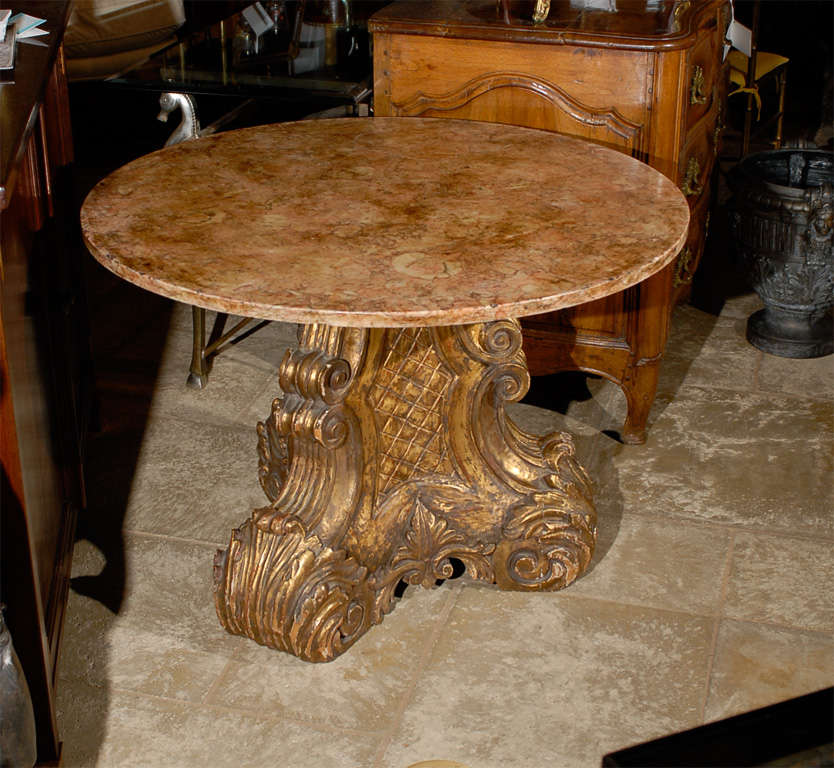 Mid-20th Century Italian Carved Giltwood Pedestal Table with Marble Top 9