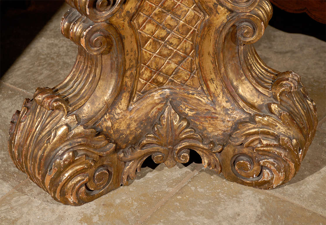 Mid-20th Century Italian Carved Giltwood Pedestal Table with Marble Top 13