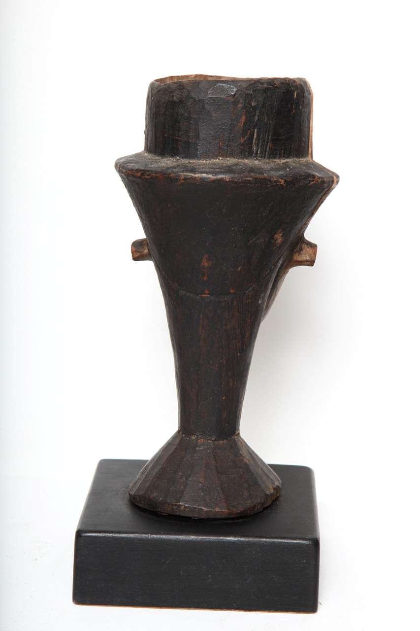 African Kuba Ndengese Wood Carved  Palm Wine Cup In Good Condition For Sale In New York, NY