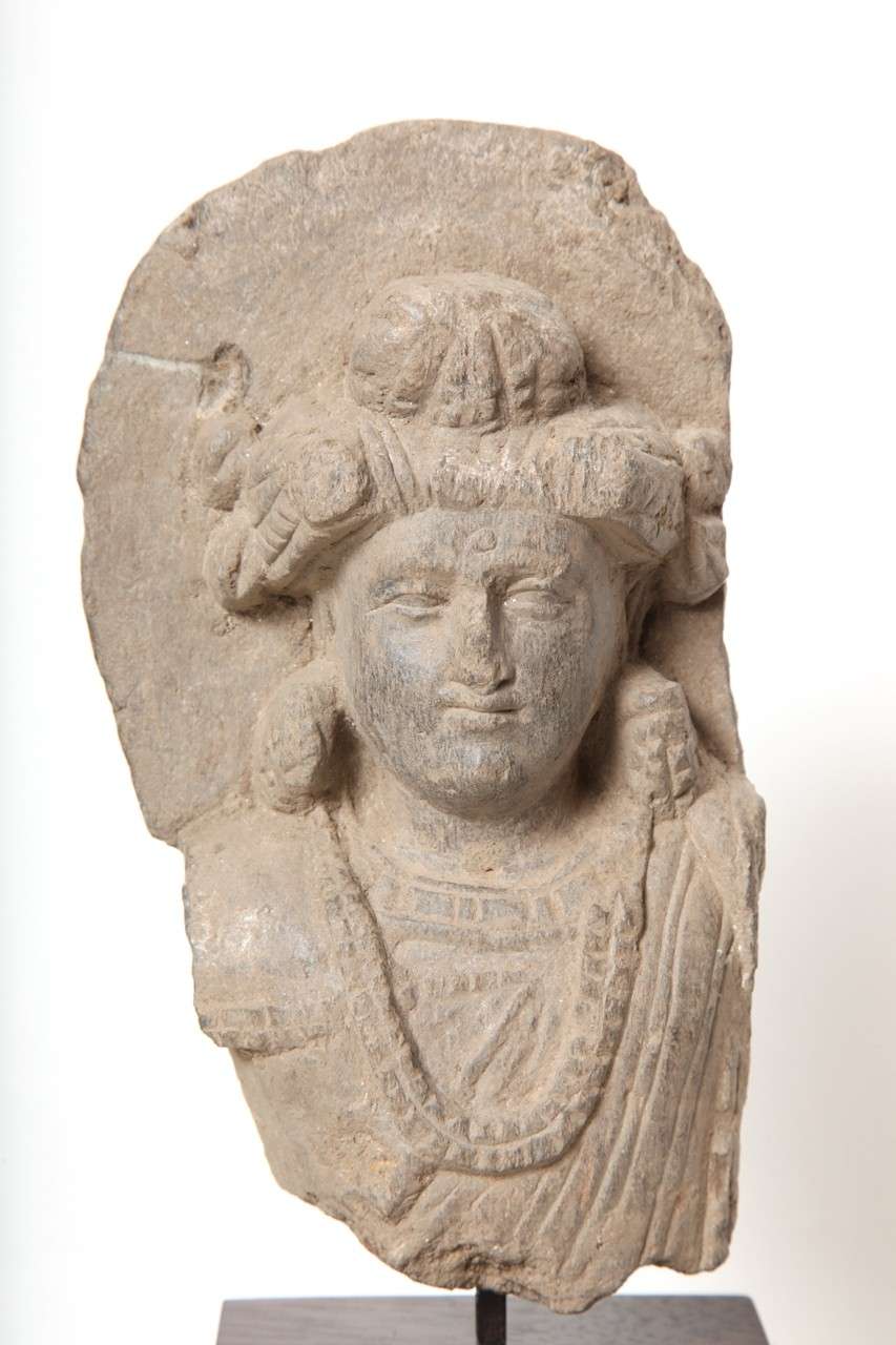 Gandharan Schist Stone Bust of  a Bodhisattva For Sale 2