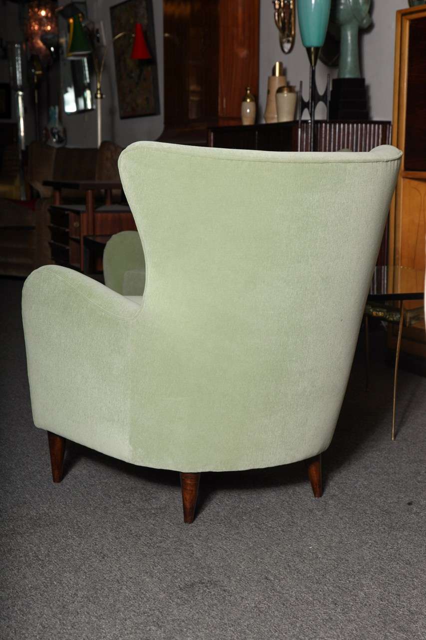 Mid-20th Century Pr Of Wing Chairs Designed By Paolo Buffa 