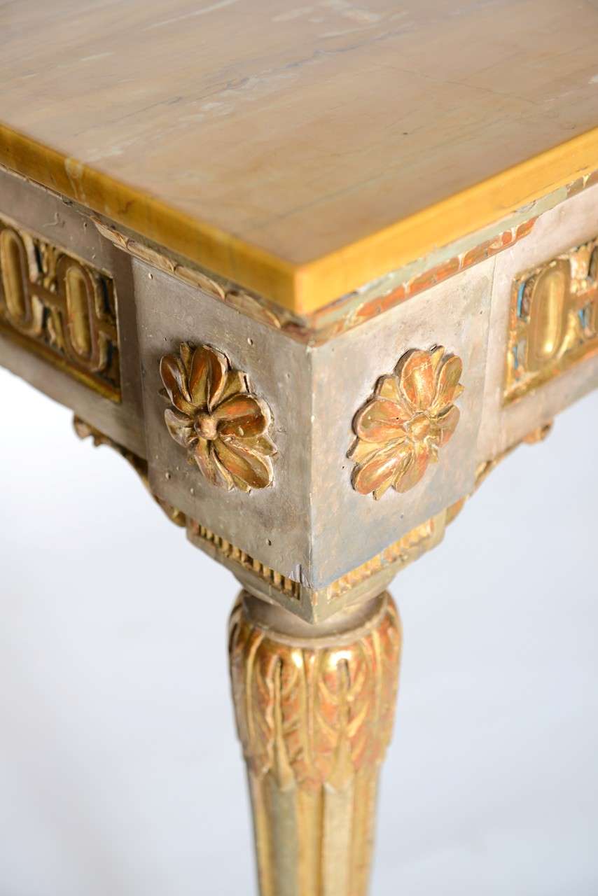 Fine Italian Neoclassic Painted and Parcel-Gilt Console, Roman Late 18th Century For Sale 2