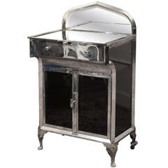 Belluscio Hermanos Nickel 
Mirrored Cabinet