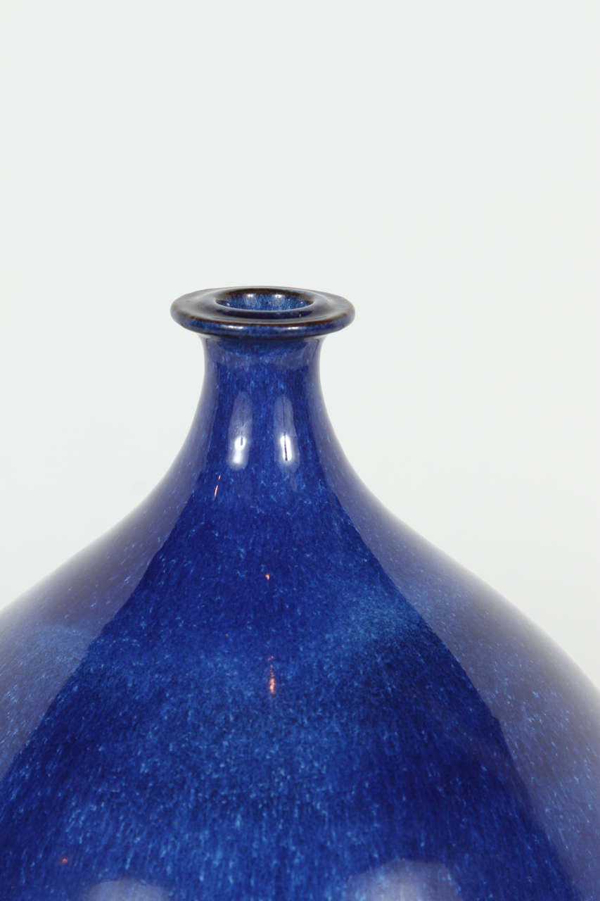 American Otto & Gertrude Natzler Bottle #M550