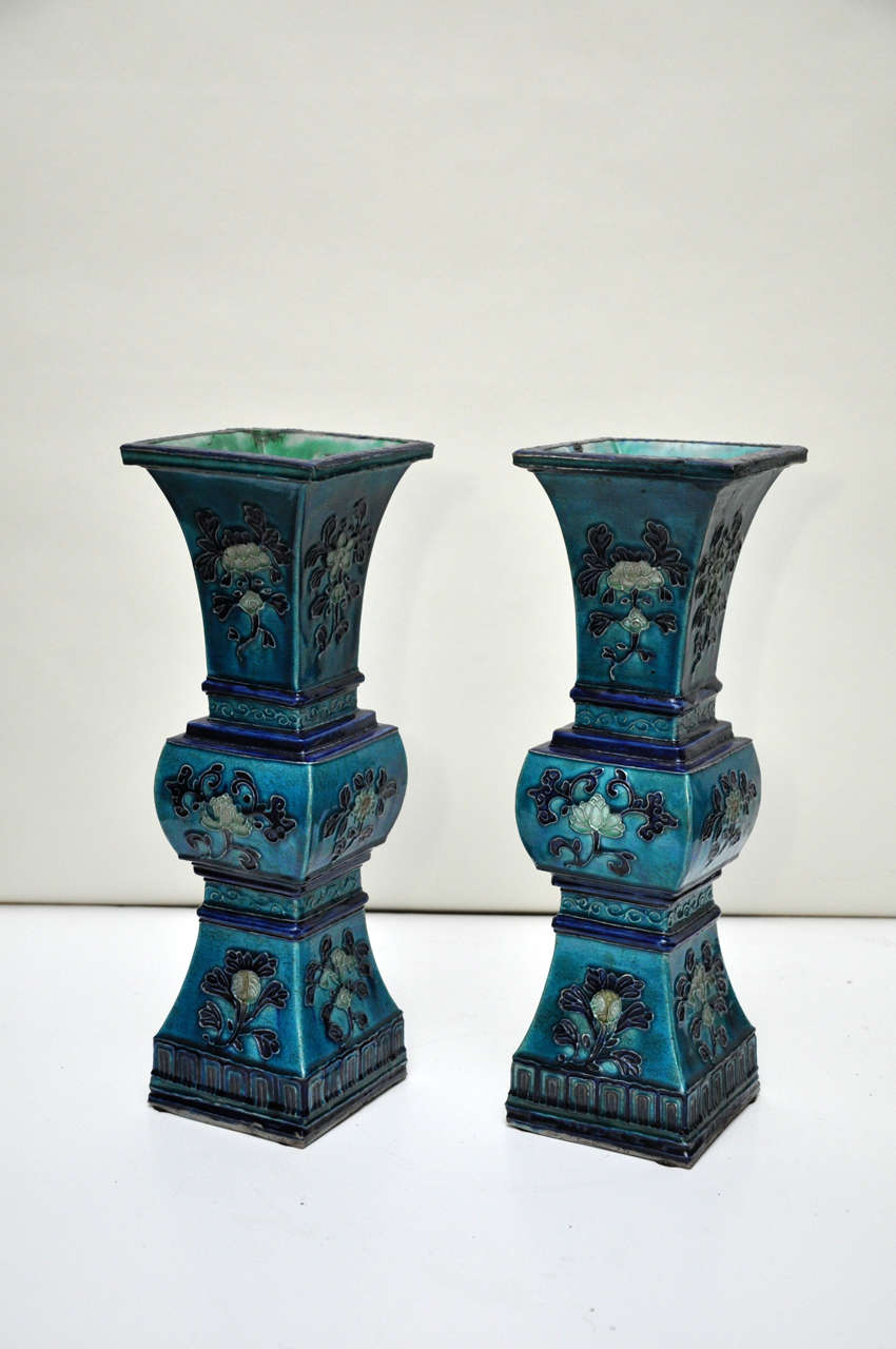 Pair of Chinese Turquoise Stoneware Vases, 19th c. In Good Condition In Lake Forest, IL
