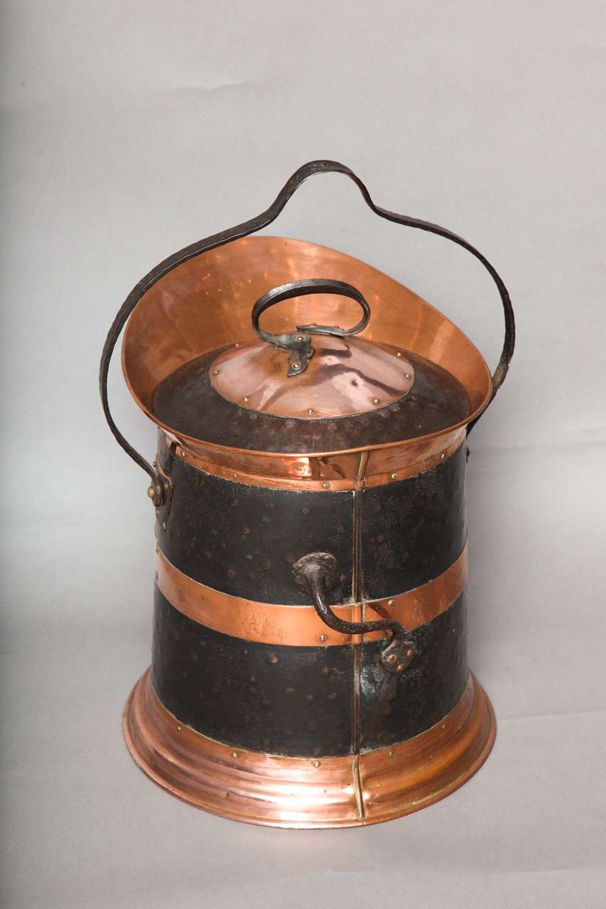 coal scuttle with lid