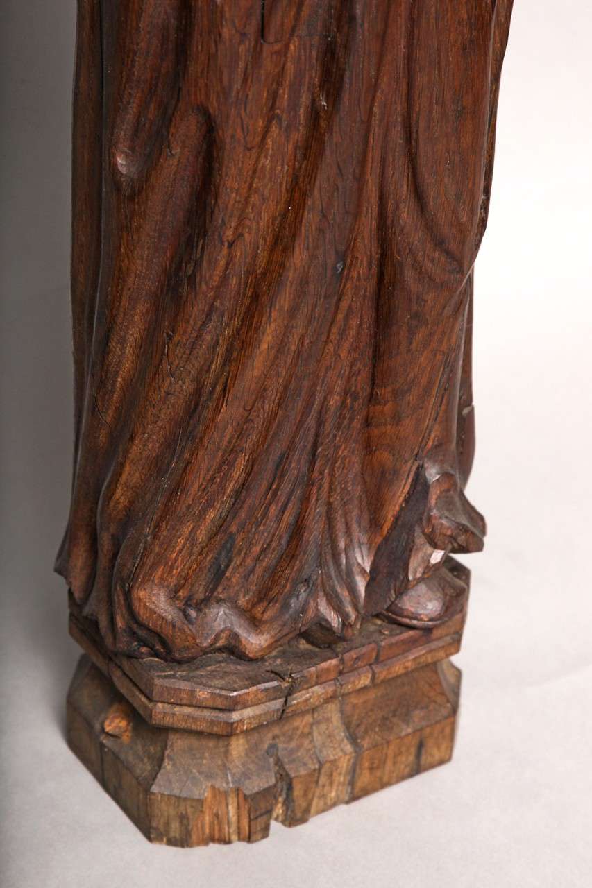 Baroque Pair of Early 18th Century Carved Oak Newel Post Figures For Sale