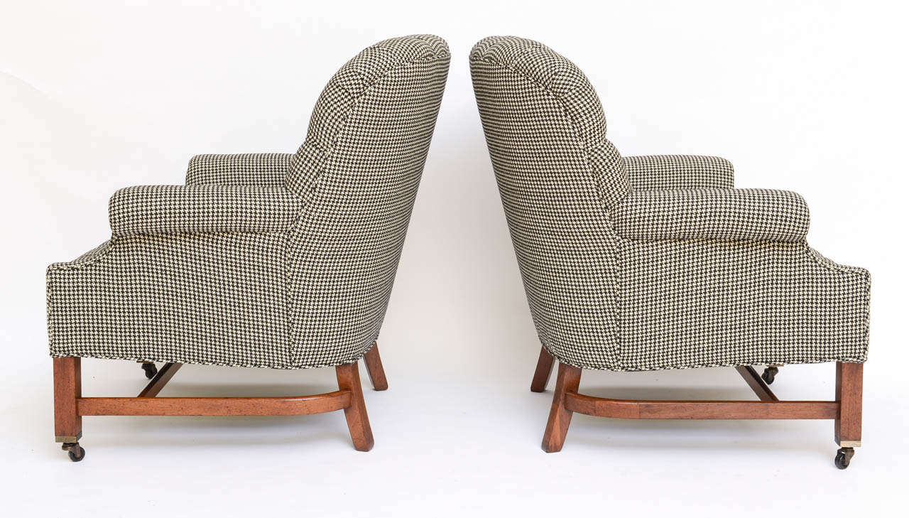 Beefy Edwardian Style  Button Tufted Club Chairs in Houndstooth In Excellent Condition In Miami, FL