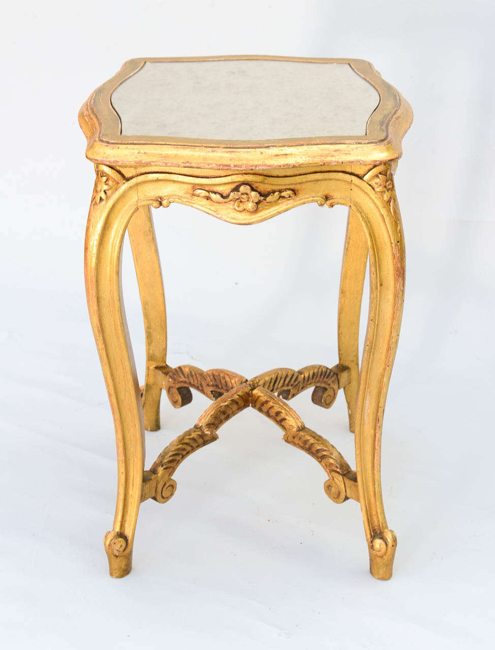 Carved Giltwood Accent Table with Mirrored Top 1