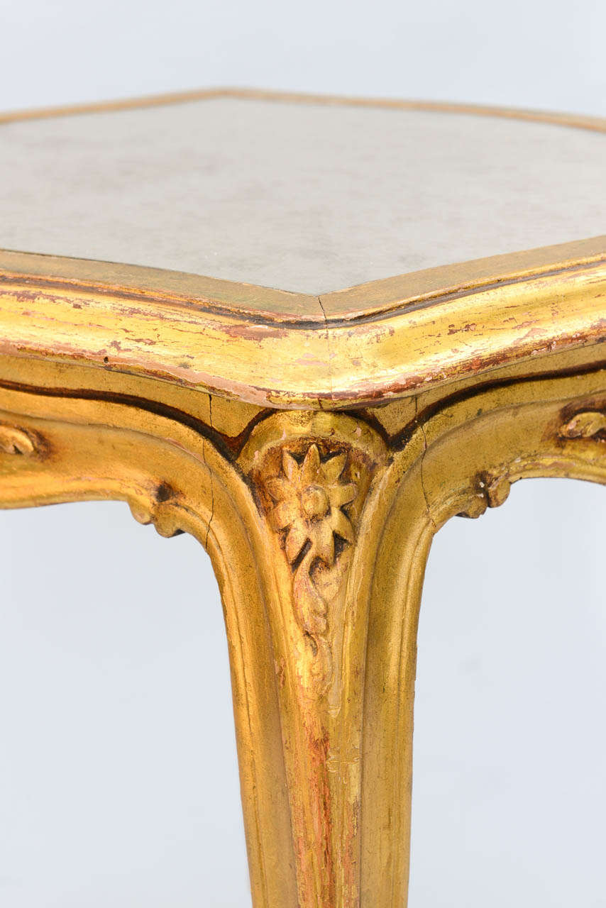 Carved Giltwood Accent Table with Mirrored Top 3