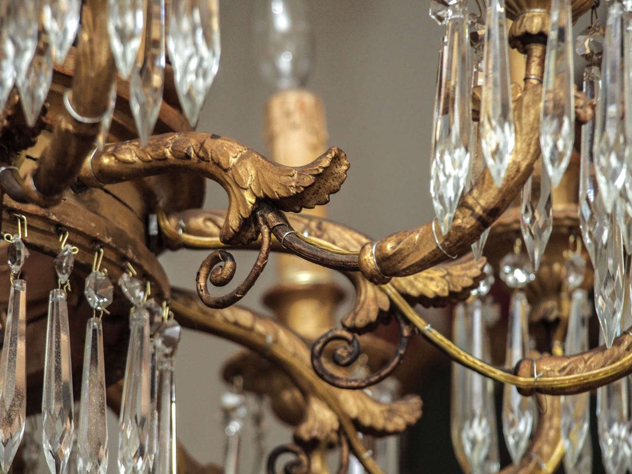 Giltwood and Crystal Italian Chandelier 5