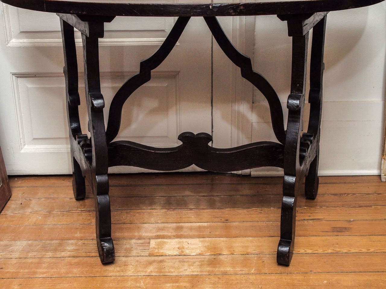 Pair of 19th Century Italian Demi Lune Tables In Good Condition In Natchez, MS