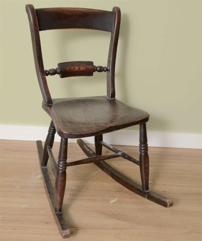 Though some stories which attribute its invention to Benjamin Franklin, there is no historical evidence of this. Historians can only trace the rocking chair's origins to North America during the early 18th century. They were originally used in
