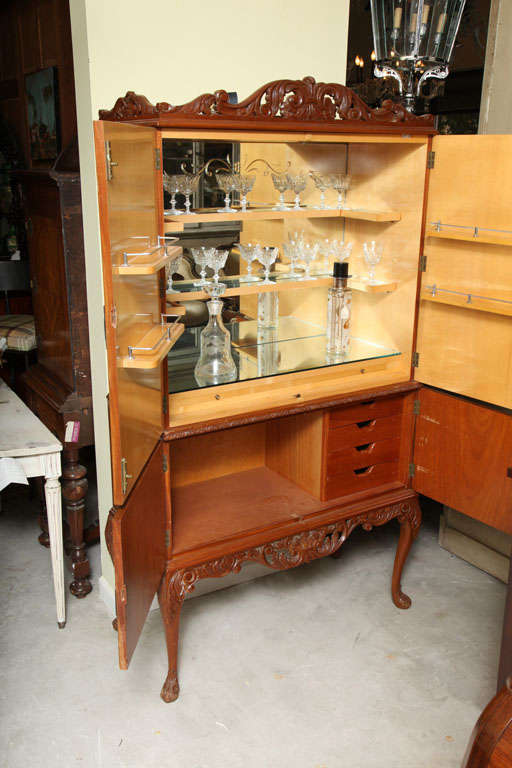 Superb English Drinks Bar Cocktail Cabinet In Good Condition In West Palm Beach, FL