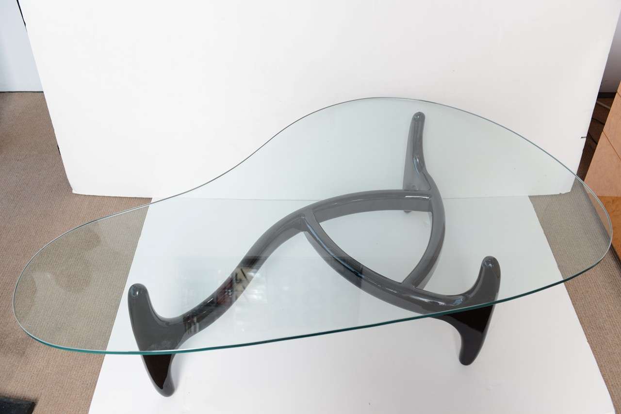 Designer Architectural Kidney Shaped Coffee Table In Excellent Condition In Miami, FL