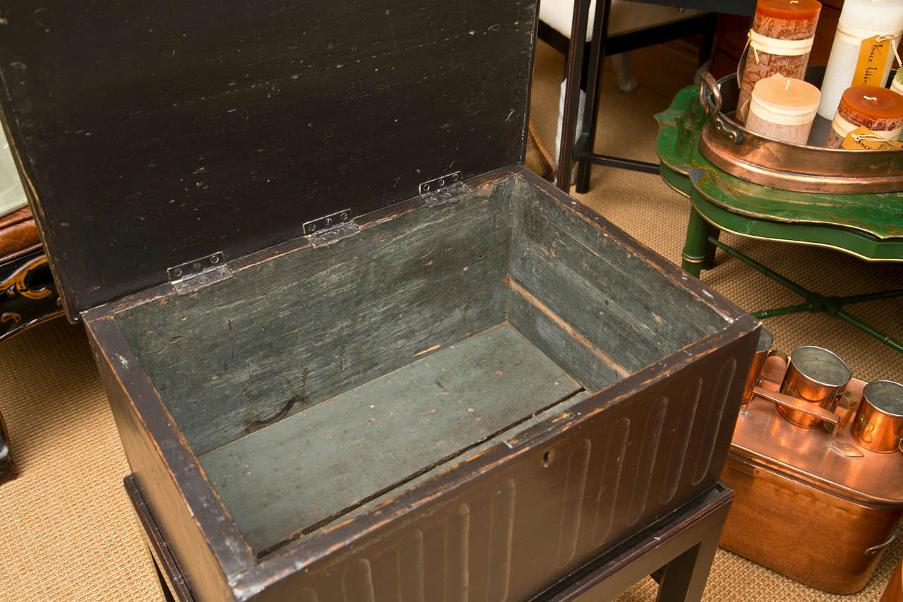 English Hand-Painted Wooden Chest on a Custom-Made Stand For Sale