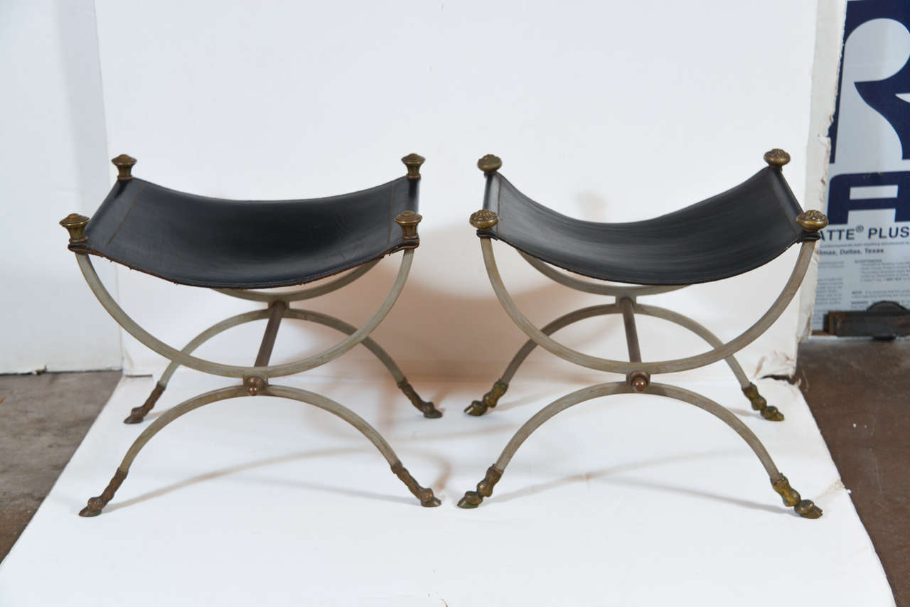 Pair of Neoclassical Wrought Iron Curule Stools In Excellent Condition In Dallas, TX