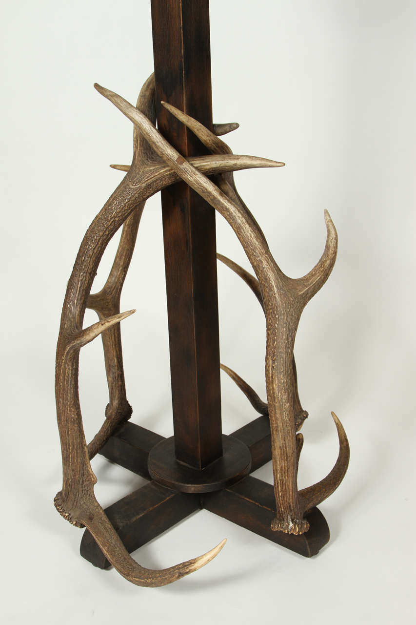 Antler Coat Rack In Excellent Condition In Pasadena, CA