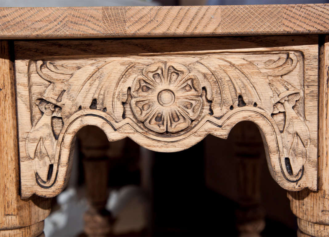 Oak Jacobean Centre Table In Excellent Condition In Stamford, CT