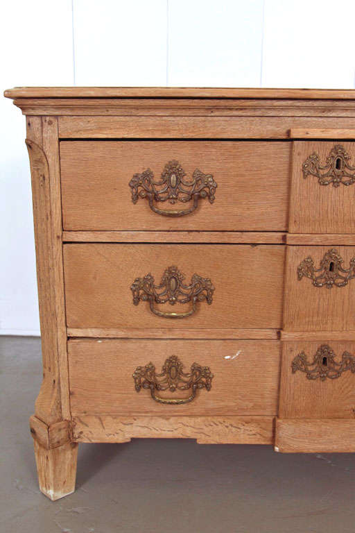 19th Century Belgian Hand-Carved Oak Commode For Sale 3