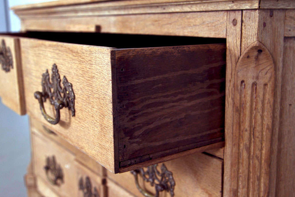 19th Century Belgian Hand-Carved Oak Commode For Sale 4