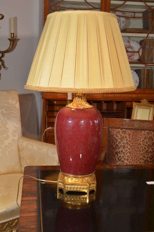 18th c Oxblood chinese urn lamp In Excellent Condition In Dallas, TX