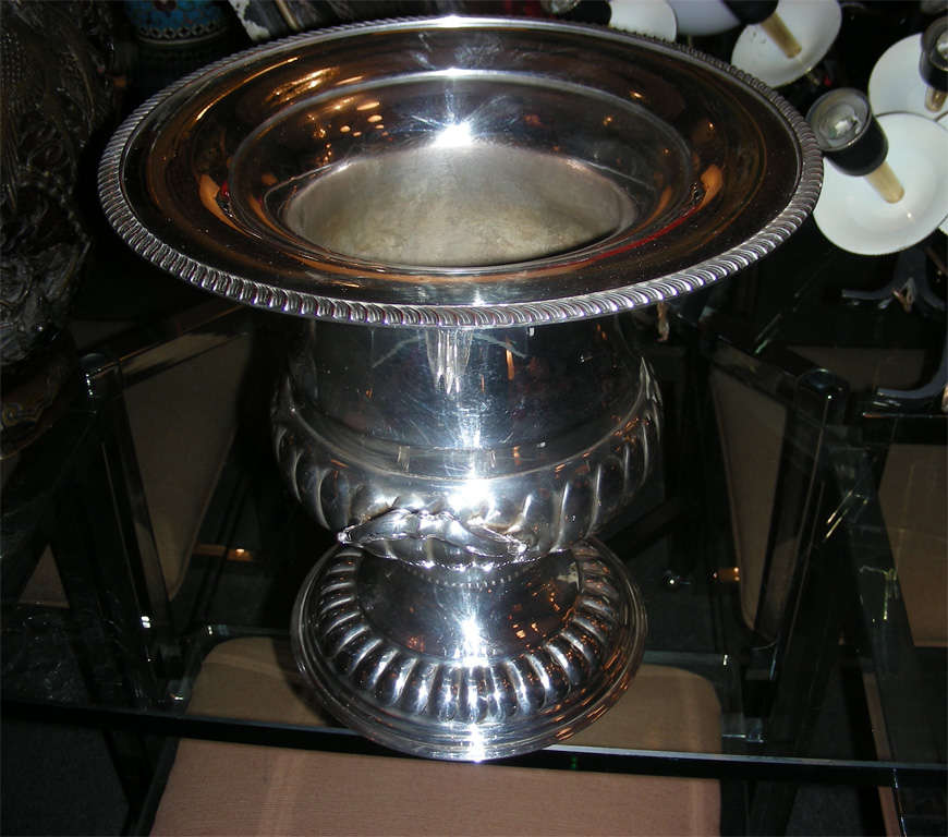 Jarrón inglés plateado de los años 70 Inglés en venta