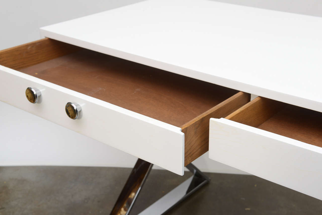 White Lacquered and Chrome Desk For Sale 1