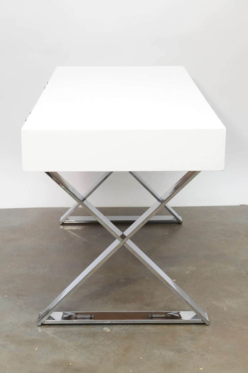 White Lacquered and Chrome Desk For Sale 2
