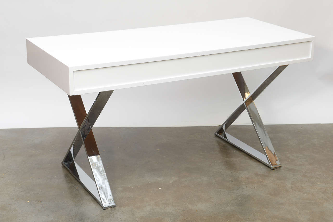 White Lacquered and Chrome Desk For Sale 3