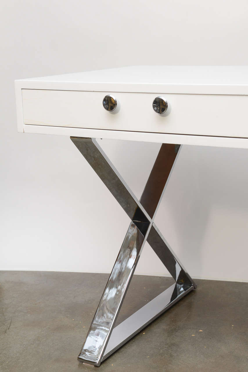 White Lacquered and Chrome Desk For Sale 5