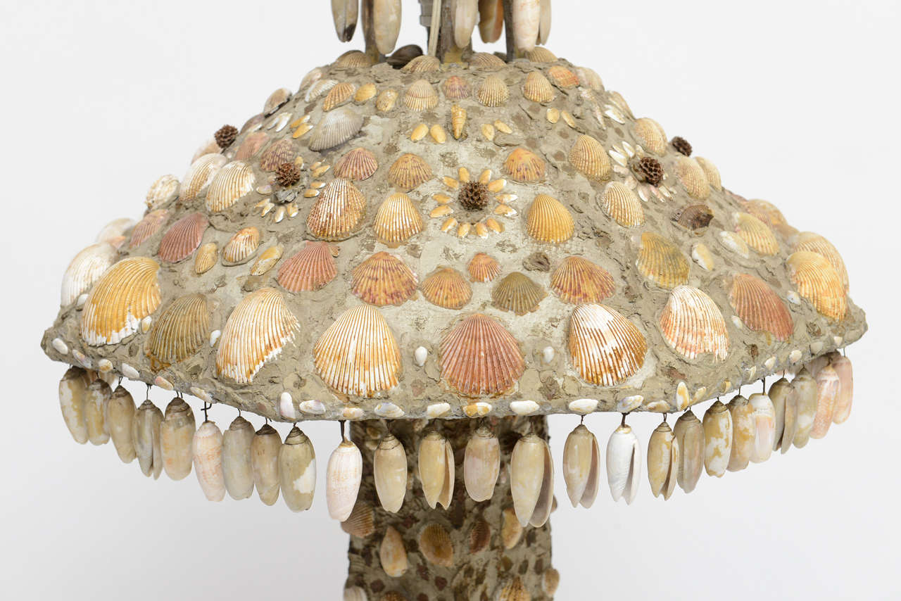 Victorian Shell Lamp In Good Condition For Sale In West Palm Beach, FL