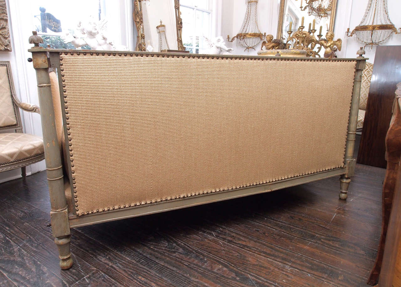 French 18th Century Painted Louis XVI Daybed with Back For Sale 3