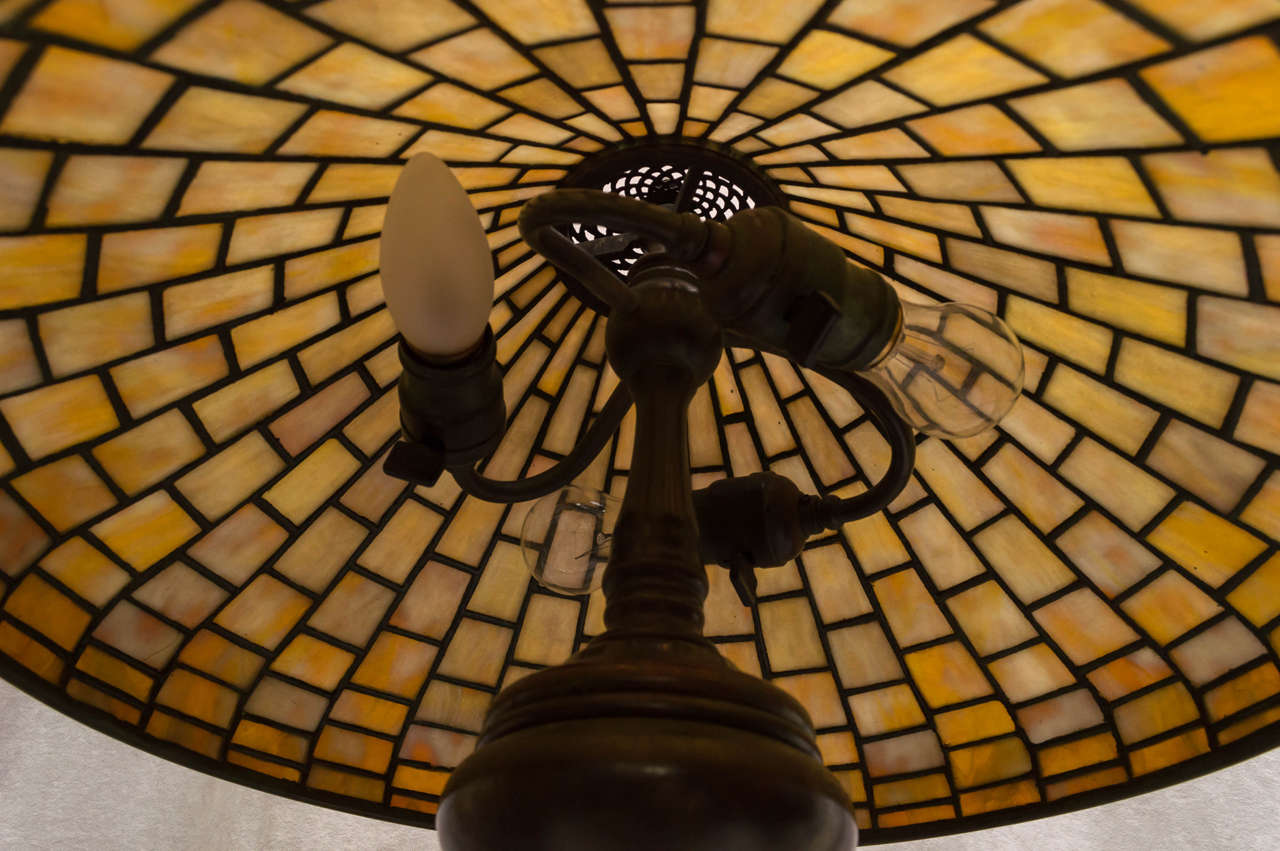 Signed ''Tiffany Studios'' Leaded Glass Geometric Table Lamp In Excellent Condition In Petaluma, CA