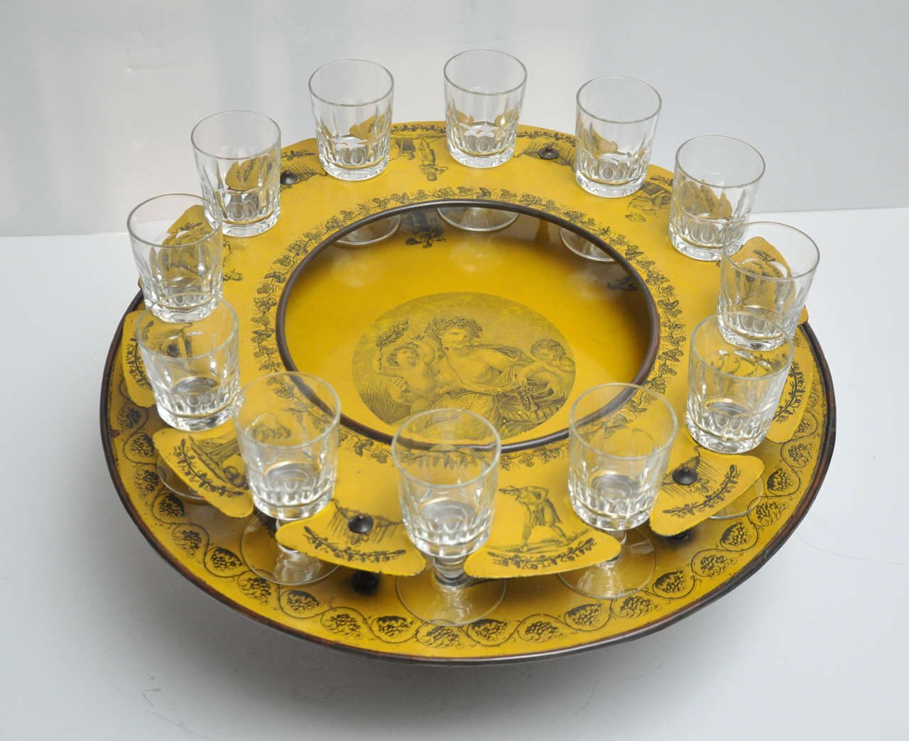French Yellow Tole Peinte Two-Tier Glass Holder, circa 1840 For Sale 1