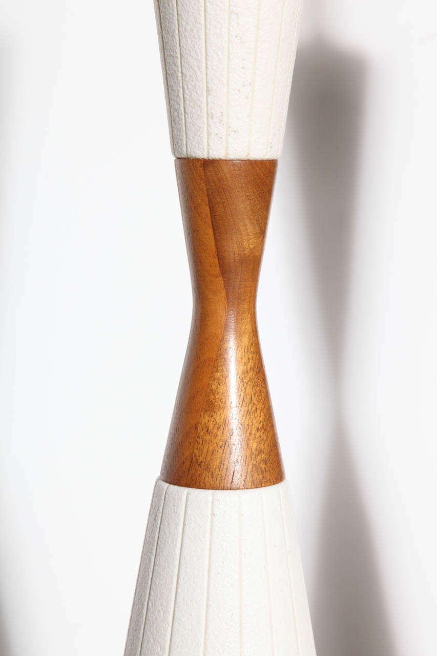 Substantial Pair White Incised Ceramic & Walnut Hourglass Table Lamps, C. 1960 For Sale 2