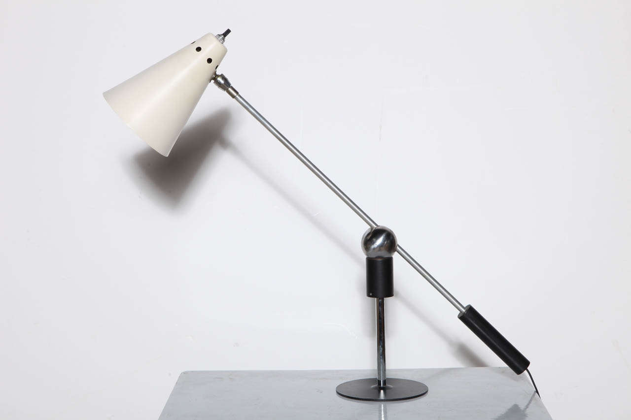 award winning Gilbert Watrous 1955 designed magnetic swing arm Table Lamp or Desk Light for Yasha Heifetz Manufacturing Company