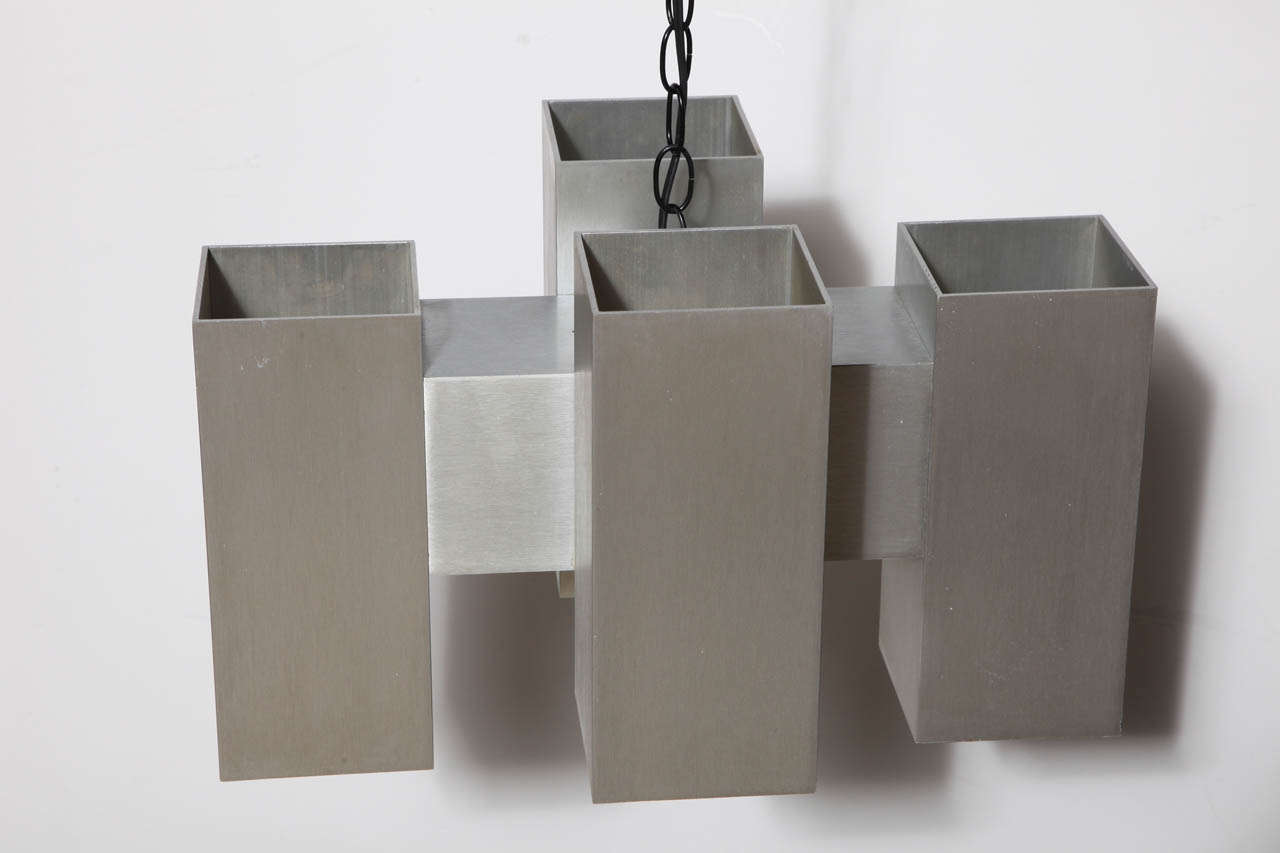 Bemerkenswerte Hängeleuchte aus kubischem Aluminiumguss im Paul Mayen-Stil, 1960er Jahre (Moderne der Mitte des Jahrhunderts) im Angebot