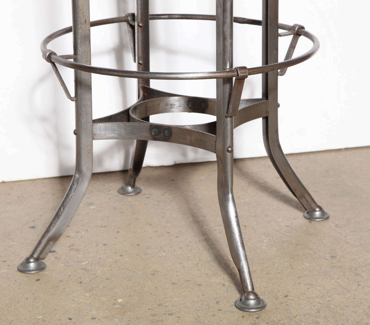 tall stool with back