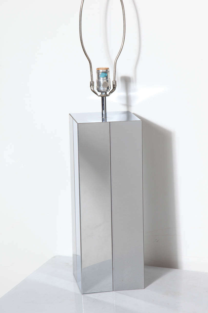 Tischlampe „Cityscape“ aus gebürstetem Aluminium und poliertem Stahl von Paul Evans, 1970er Jahre  (amerikanisch) im Angebot